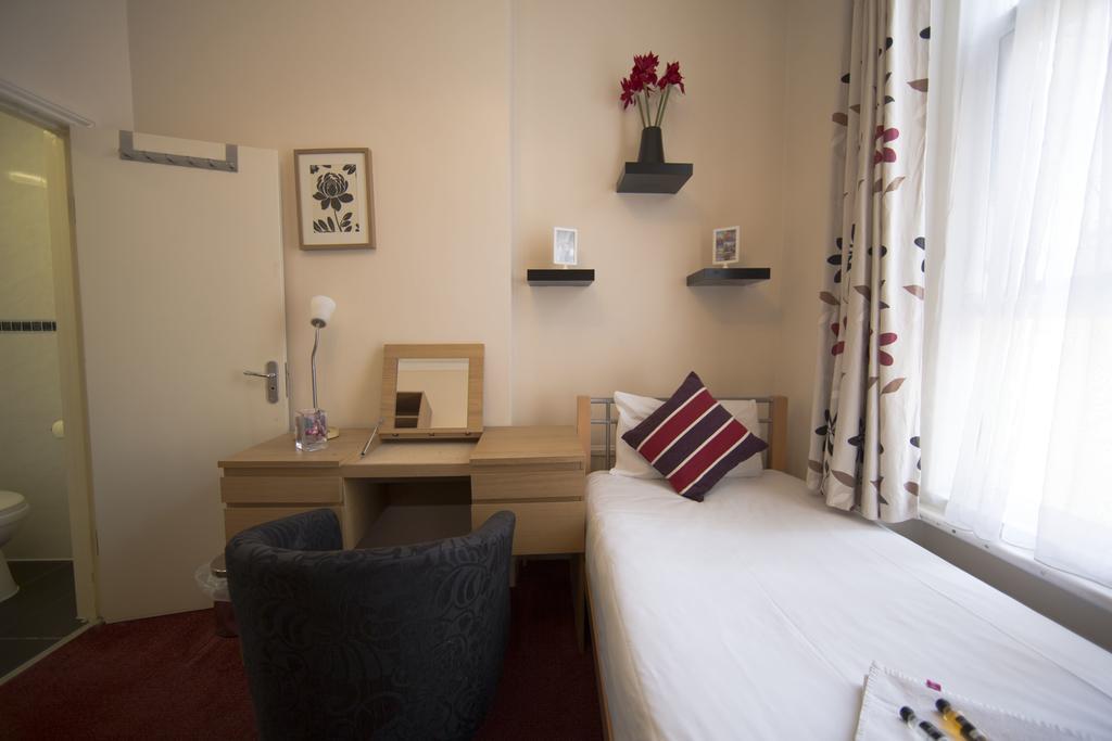Royal Guest House 2 Hammersmith London Exteriör bild